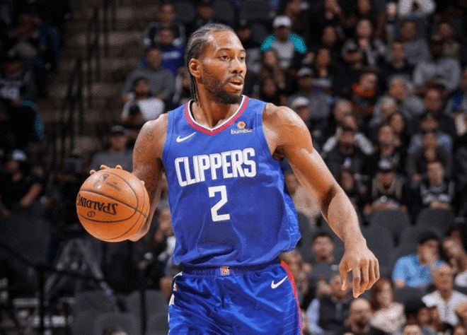 2025／26赛季英超：赛季初英超五轮不胜的阿斯顿维拉，如今竟已跻身争冠行列（2025／26英超：阿斯顿维拉从开局五轮不胜到跻身争冠行列）