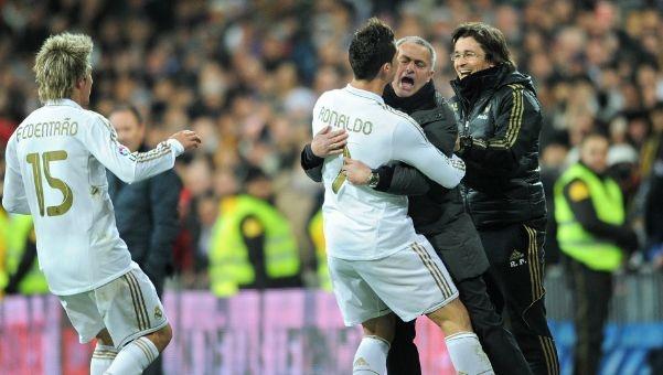 英超3-1大冷门！11.4亿豪门轰然倒下 升班马终结4连败逃离降级区（英超3-1爆冷！总身价11.4亿豪门折戟 升班马止住4连败逃离降级区）