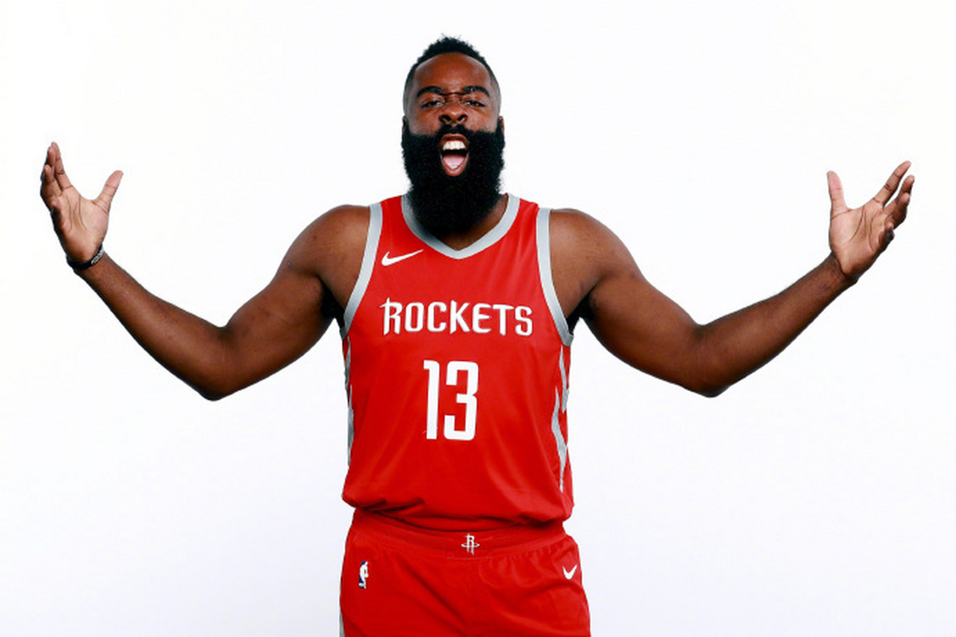 掘金约基奇三双末节爆发（约基奇砍下三双 末节发威助掘金）