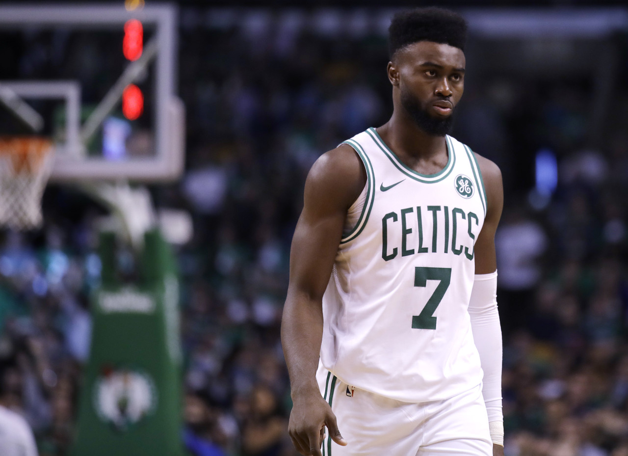 杜兰特：阿门无所不能 他能打控卫又可以像中锋或大前一样打篮下（杜兰特盛赞阿门全能：既能打控卫，也能像中锋或大前一样统治篮下）