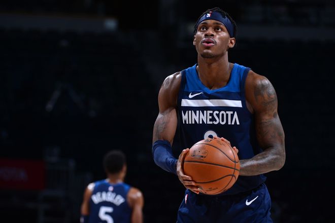 意甲积分榜：争冠白热化，米兰1球净胜球优势领先那不勒斯居首（意甲最新积分榜：争冠胶着，米兰以1球净胜优势力压那不勒斯登顶）