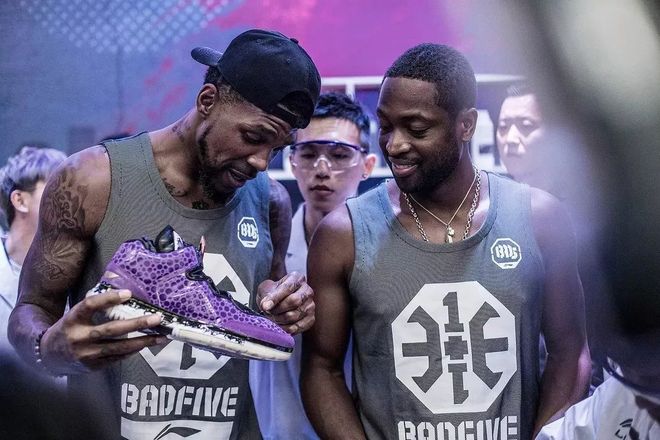 孔蒂比赛中指责小法让科莫球员假摔：你们是故意这么做的吗（孔蒂赛中质问小法：是否指使科莫球员假摔？）