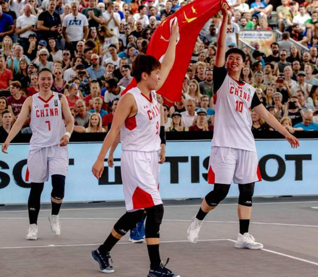 库尔图瓦：阿隆索与我们关系很好，亚马尔的言论反而激励我们（库尔图瓦：我们与阿隆索关系融洽，亚马尔的言论反倒成了动力）