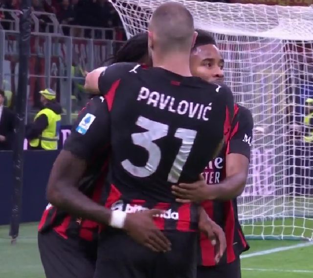 喀麦隆主帅：埃永有潜力为巴萨效力，他和埃托奥的类型不同（喀麦隆主教练：埃永具备为巴萨效力的潜质，与埃托奥风格不同）