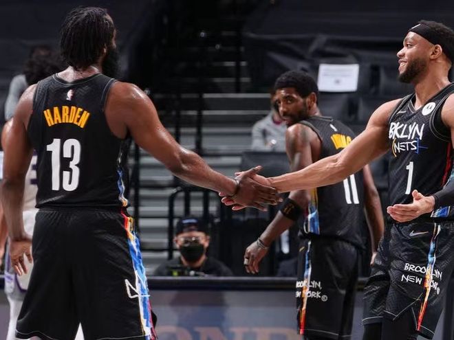 北控2分险胜南京！里勒狂轰41分携手三外援合砍78分（北控两分险胜南京，里勒轰下41分联手三外援合计78分）