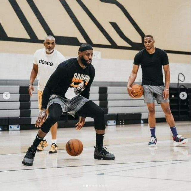 韩国记者：巴萨原本计划免签孙兴慜，但球员对加盟巴萨没兴趣（韩国记者：巴萨曾考虑免签孙兴慜，球员不愿加盟）