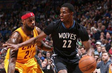 战绩碾压！拜仁主场对美因茨8连胜，得失球40-7（拜仁主场对美因茨豪取八连胜，40比7得失球尽显统治级优势）