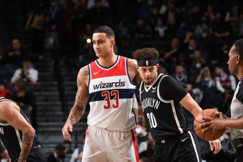 巴萨对阵马竞大名单：莱万、拉菲尼亚、亚马尔领衔，德容缺阵（巴萨战马竞名单出炉：莱万、拉菲尼亚、亚马尔压阵，德容缺席）