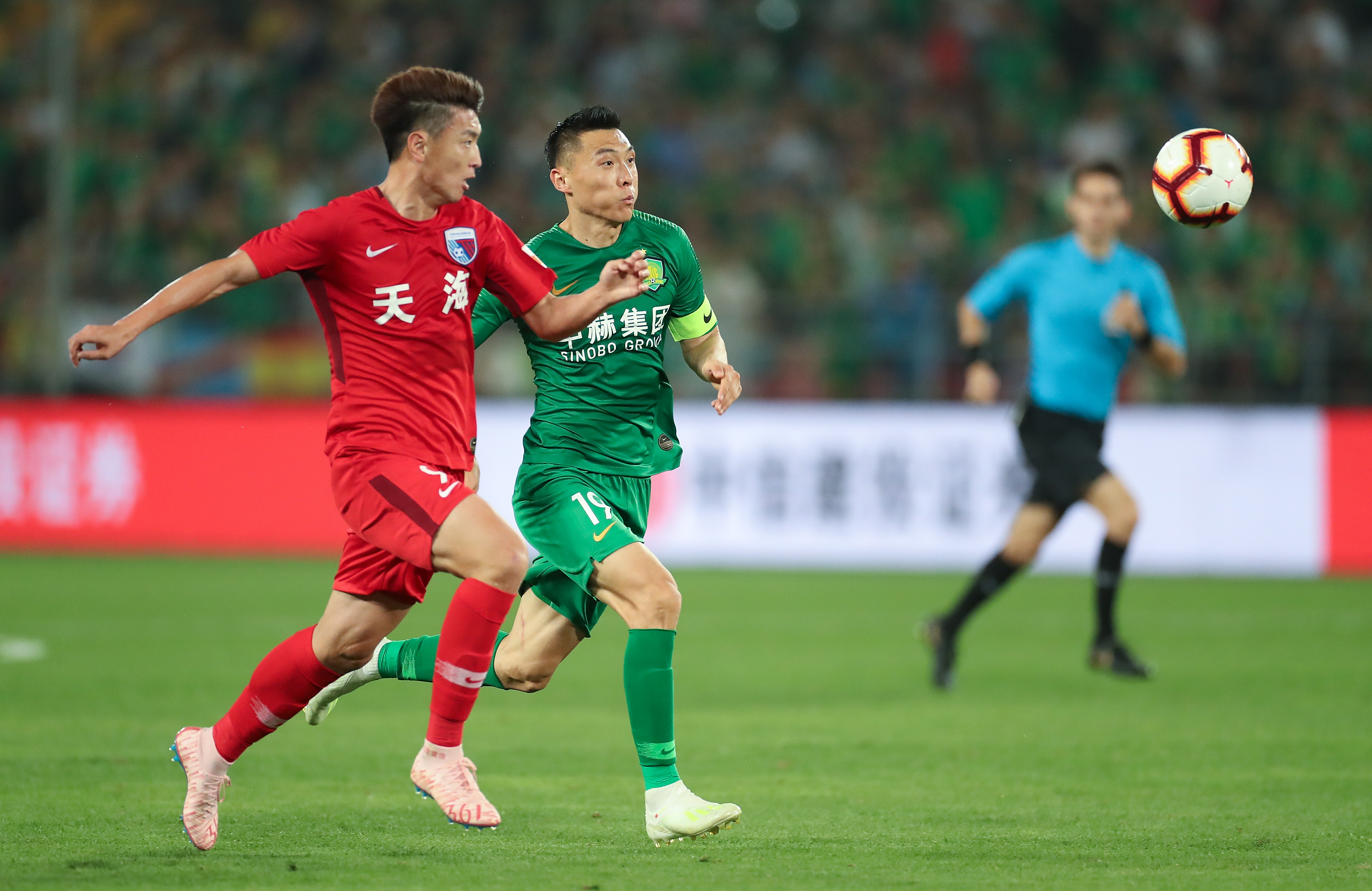 热刺新星轰出世界波（热刺小将轰出惊艳世界波）