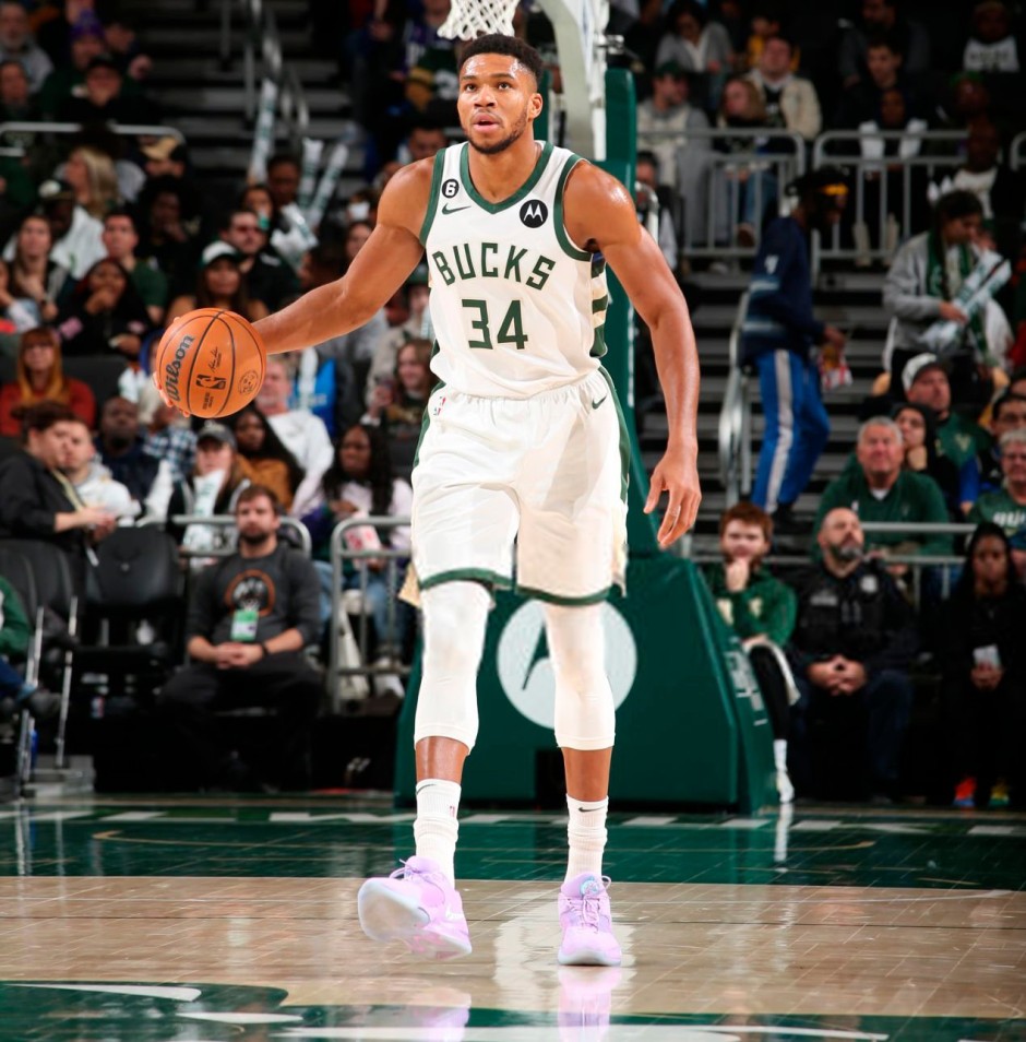 韩K联半场：弗里德约森头槌破门，光州暂1-0蔚山（韩K联半场战报：弗里德约森头球建功，光州暂以1-0领先蔚山）