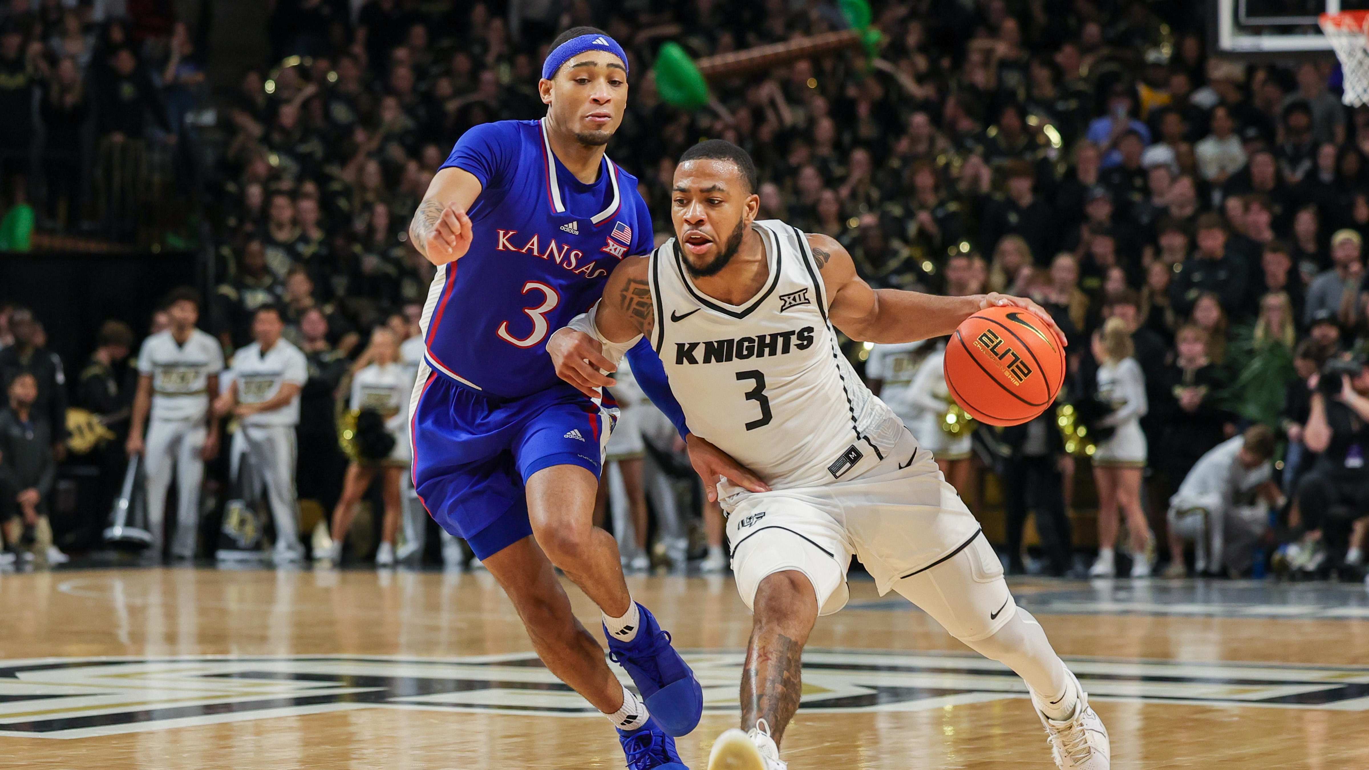 当志愿者在残特奥会：需要时我在你身旁，拼搏时我为你鼓掌（残特奥志愿者：你需要时我相伴，你拼搏时我喝彩）