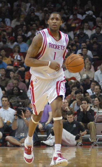 签到2027年！山东泰山续约中超最贵外援，克雷桑入籍或助国足！（山东泰山续约中超最贵外援至2027，克雷桑入籍或将助力国足）