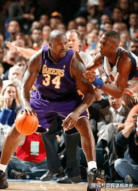 沪媒：莱昂纳多很可能因伤缺战柔佛，加布里埃尔也大概率缺席（沪媒：莱昂纳多或因伤缺阵对阵柔佛，加布里埃尔也大概率无缘）