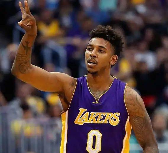 中超转会市场：广州队签下新前锋,（中超转会动态：广州队官宣新前锋加盟）