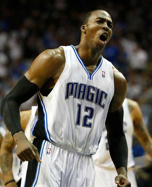 东契奇38+11詹姆斯10分 湖人负太阳7连胜被终结（东契奇砍38+11，詹姆斯仅10分；湖人不敌太阳，七连胜告破）