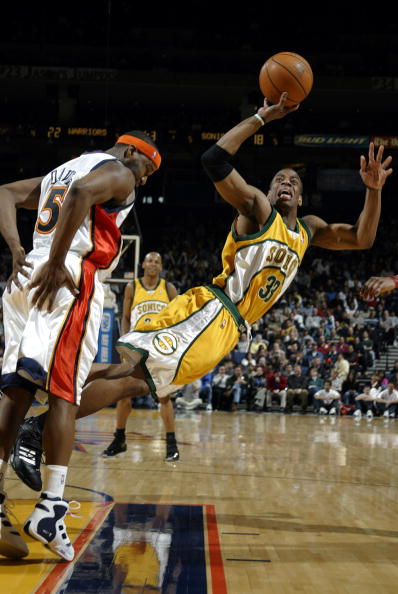 迪洛伦佐：赛后会和孔蒂复盘比赛；欧冠还有两轮还有机会晋级（迪洛伦佐：赛后与孔蒂复盘；欧冠还剩两场仍有出线希望）