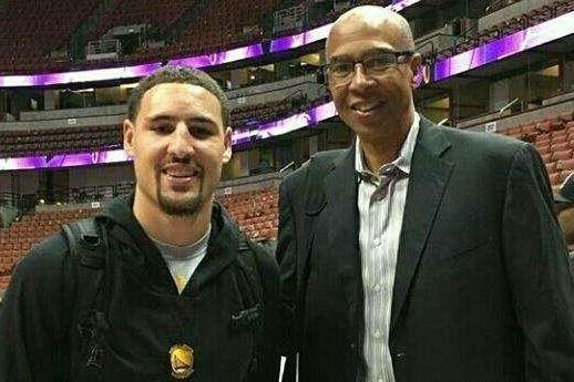 外媒：下赛季欧冠联赛阶段用球将采用白+薄荷绿+紫创新配色（外媒称：下赛季欧冠联赛阶段比赛用球将启用白、薄荷绿与紫的全新配色）